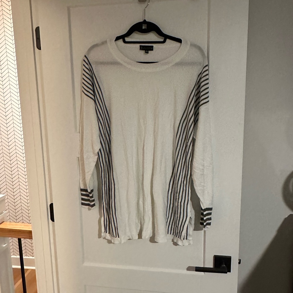Bobeau 2X Lightweight Tunic Sweater - White With Gray Vertical Stripes